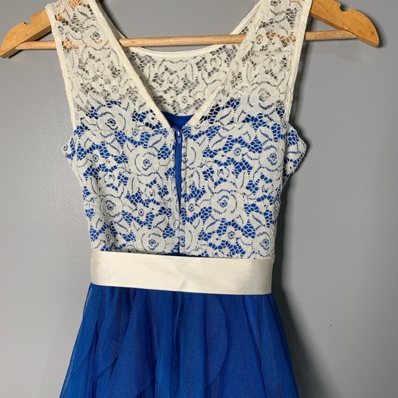 Girls Rare Editions Size 12 in Cream and Royal Blue. - Picture 3 of 7